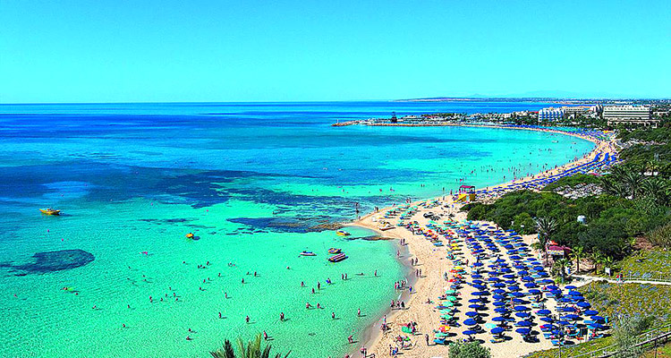 Айя Напа: город пляжей и дискотек